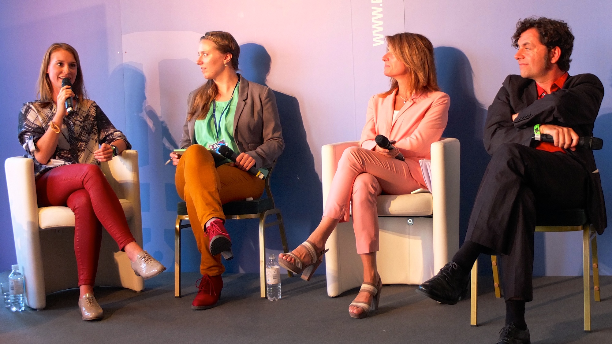 Nathalie Sonne, Carolin Neumann, Anette Novak und Robert Drakogiannakis beim Reeperbahn-Festival-Panel "Communities Revisited"(Foto: @mprove CC BY-NC 2.0)